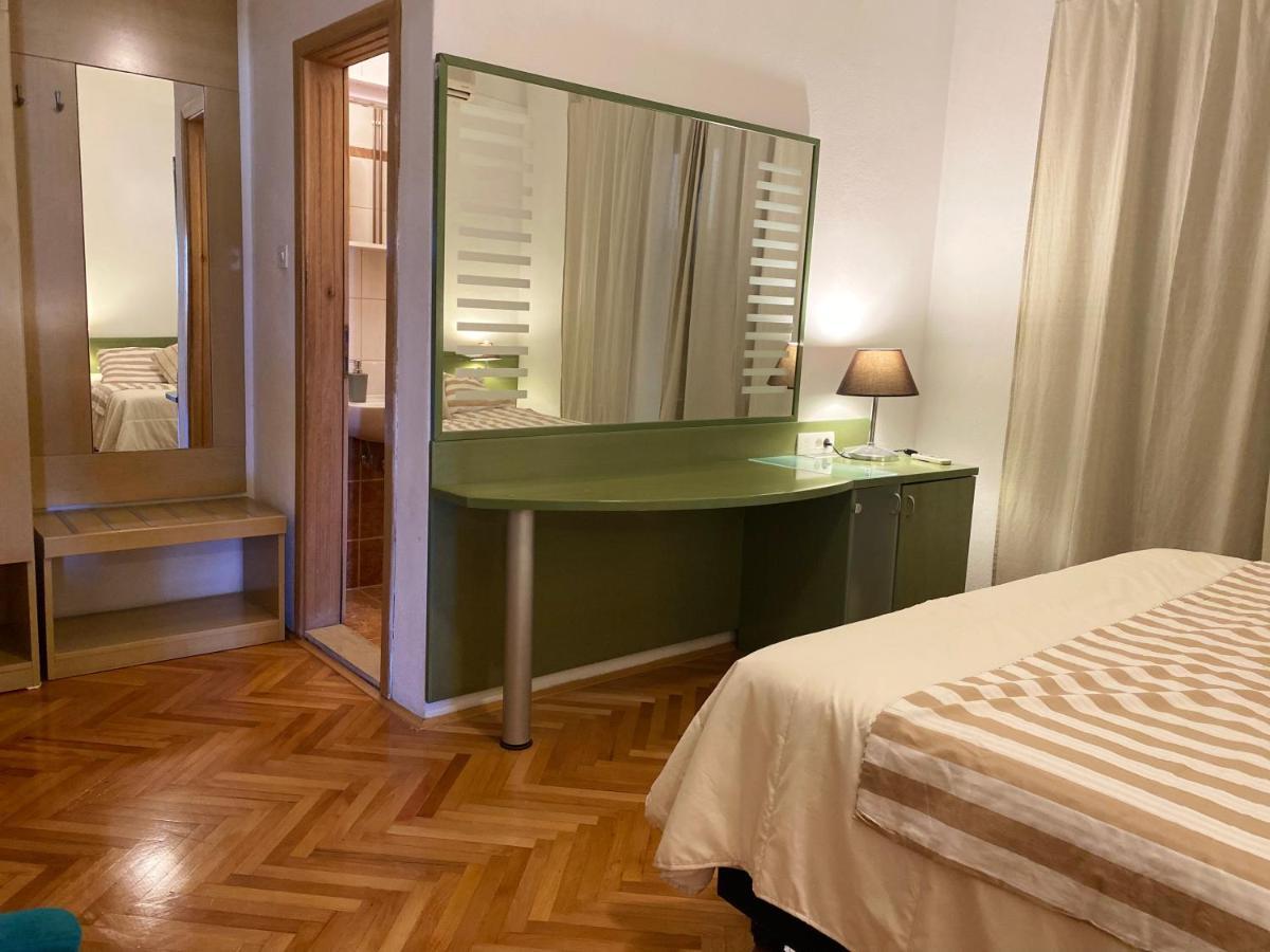 Rooms Josip Makarska Bagian luar foto